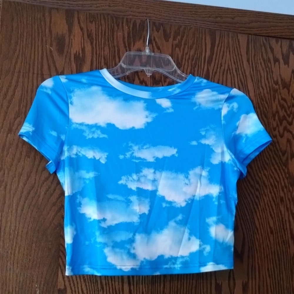 (Price Is Firm) Shein cloud print top size M